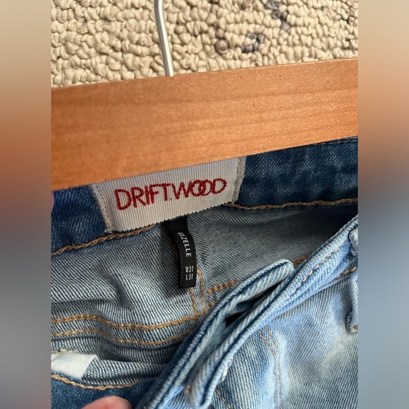 CDriftwood Embroidered Gizelle Light Wash Womens Jeans - Picture 2 of 8